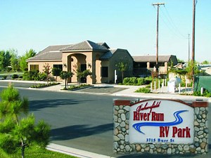 Bakersfield River Run RV Park - Camp California