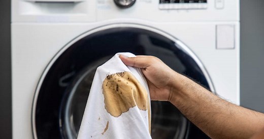 Comment nettoyer une tache de café sur un vêtement ? Voici les astuces faciles et imparables