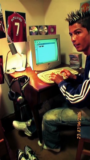 Cristiano Ronaldo on an Old Computer in 2006 💻📼