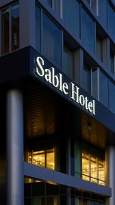 🏙️✨Sable at Navy Pier Chicago, Curio Collection by Hilton offers elevated accommodations, unique dining experiences, and a “Love on the Lake” package for Valentine’s Day. With an unmatched view of the lake, champagne, chocolate-dipped strawberries, scattered faux rose petals, and a personalized card, it’s the perfect place to plan your getaway or staycation! 💘 https://bit.ly/3zDKUHy | Navy Pier
