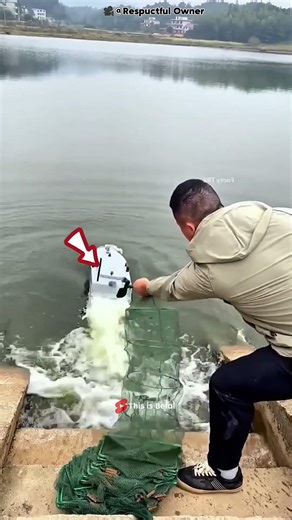 রিমোট কন্ট্রোল নৌকায় মাছ ধরা! 🎣🚤 | China's High-Tech Fishing #amazing