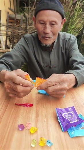 Unboxing Joy with Grandpa! Old Man's Fun with Blind Bags & Boxes