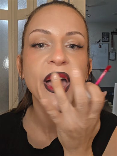 not a fan of a lip on me but twas requested lol #liprings #lippiercings #snakebites #spiderbites #elderemo