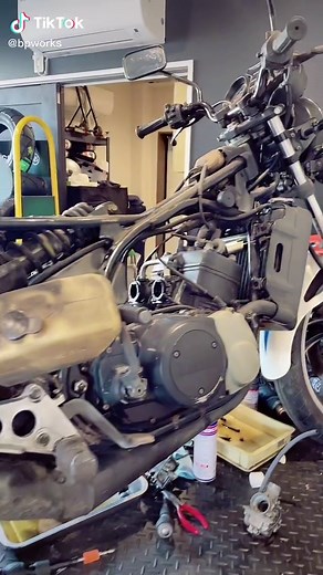 YAMAHA RZ350レストア中#YAMAHA #rz350 #レストア