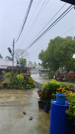 hupa n po ang baha makakadaan n po ang anomang uri ng sasakyan. pero bumubuhos n namn po ang malakas n ulan. sana lang ay wag ng tumagal ang malakas n ulan ng hndi ulit bumaha #baha2026 #followersシ゚ | Lilang Bobby Christian