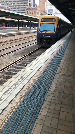 Xplorer departing central station for Armadale and more Service