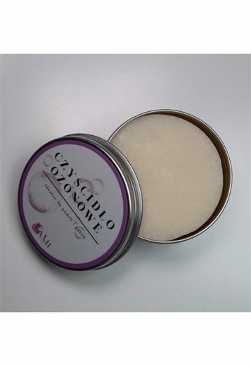 Kto mnie zna wie, że mam hopla na punkcie czystości i higieny pędzli I z czystym sumieniem mogę Wam polecić ten produkt niezależnie od tego czy malujecie tylko siebie czy pracujecie z klientami Higiena narzędzi jest najważniejsza ! To one dotykają waszej buzi i mają wpływ na jakość waszej skóry Więc proszę Was .. czyścicie też własne pędzle ! Ten produkt gwarantuje,że wystarczy na bardzo długo. . #makijaż #higiena #pędzle #makeup #makijażystka @Kamila Makiewicz 🫶🏼