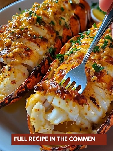 73K views · 524 reactions | A show-stopping seafood dinner that’s rich, buttery, and ready to impress!  Ingredients : 2 lobster tails (5–6 oz each) 3 tbsp unsalted butter, melted 3 garlic cloves, minced | Tasty Home Recipes | Facebook