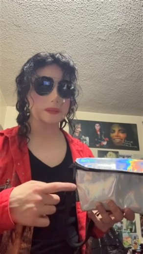 Omemj on Instagram: "It’s a Fannyhehe bag😂. #fyp #michaeljackson #memes #kingofpop #trend #funny #fypシ #tiktok #viral #viralreels"
