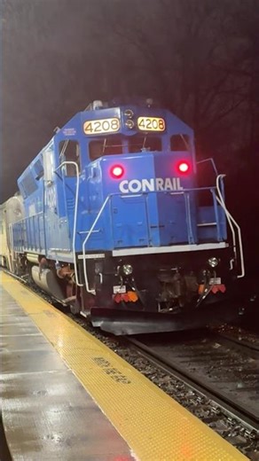 #njt Train 82 Departing Middletown with Loco #4208 again on the Rear with Throttle-up - 1/10/2026