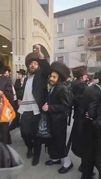 Highlights of Purim 2025: Yidden dancing in the streets of Williamsburg, just minutes before Shabbos