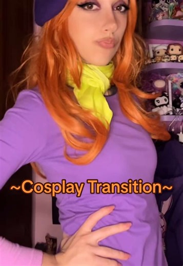 Cosplay Transition Featuring Daphne from Scooby-Doo