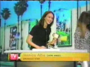 Jessica Alba wins TV Guide Award 2001