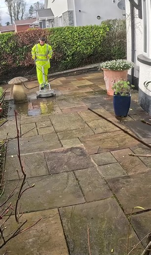 A beautiful Indian sandstone patio brought back to life today in Bangor #exteriorcleaning #pressurewashing #northdown #timelapse #satisfyingvideos