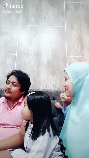 Tiktok dede senja sekeluarga