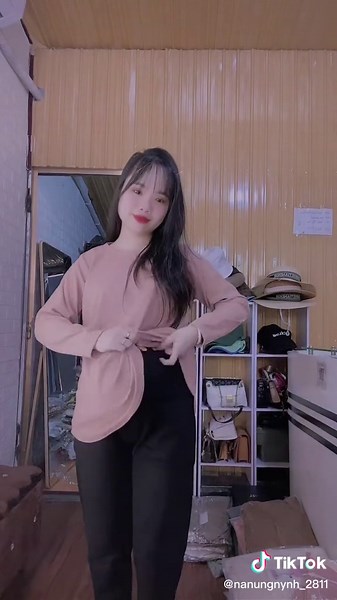 Chiếc quần nhung tăm chân ái cho mẹ bầu mua thu, form 40-80kg nhé các ty 🥰🥰 #bauxinh #dobausausinh #vaybauxinh #dobaugiare #dobauthudong #quanbauthoitrang #xuhuong2022