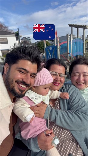 Living our best life in New Zealand. Today we’re out at St Heliers Beach with my mum, my Chinese partner, and our little baby, soaking up the sunshine and making memories together. ☀️❤️👶 #NewZealandLife #FamilyMoments #StHeliersBeach #AucklandLife #gratefullife