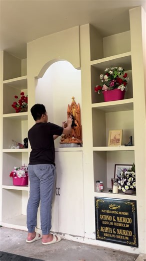 Thank you so much po for trusting us! 🫶🏻😊 #gayakundas#undas2025 #florist #floristangantipolo#Mausoleumarrangement