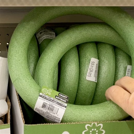 467K views · 79 reactions | 21 spectacular ways to save thousands on wedding decor! | DIY with Hometalk | Facebook