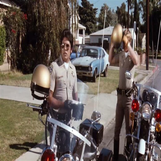 CHiPs Season 2 Episode 9 - The Sheik #09 | SVPN Magazine
