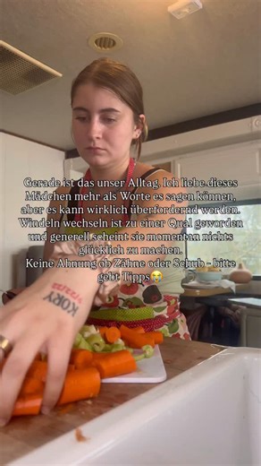 Rebecca & Kory Brock | Papa ist bei ihr und wechselt die Windel. Ob Essen, Windeln wechseln oder spielen. Nichts macht sie mehr glücklich. Mein Mamaherz leidet.💔 | Instagram