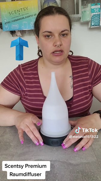 Scentsy Premium Raumdiffuser mit Ultraschalltechnologie #Scentsy #scentsyconsultant #Raumdiffuser #Duftöl #sofortigerDuft #Ultraschallvernebler #scentsyberaterin #scentsyberaterinmitherz💜 #Gemütlichkeit #scentsydeutschland #Enrich #Wonder #Ascend #fypシ #4you #4upage #viral #viraltiktok #onlineshopping #scentsylife #wähledeinenSchirm #auengrund #brattendorf #sonneberg #foryoupage