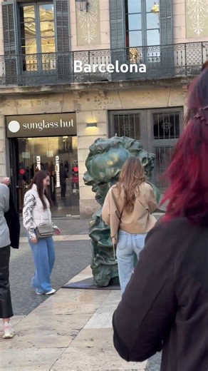 #barcelonaspain #travel #metroplaza #priyanka #youtubeshorts #barcelona #spain