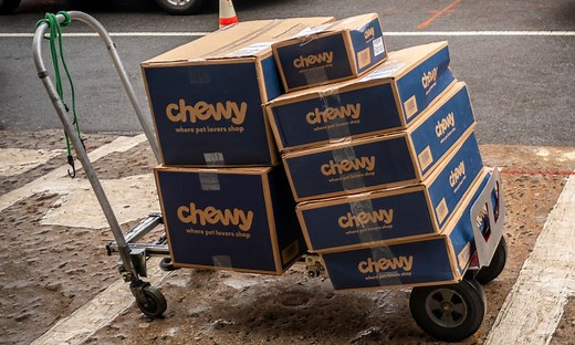 Chewy Leverages Autoship Subscription to Gain Share From Brick-and-Mortar | PYMNTS.com