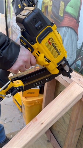 NEW DeWalt 20V Duplex Nailer!