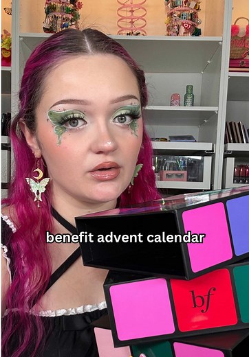 Unboxing the Benefit Cosmetics Advent Calendar