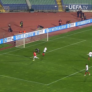 🏴󠁧󠁢󠁥󠁮󠁧󠁿 Natural finisher Harry Kane doing what he does best 👊 Will he lead England to victory in Rome? #EURO2020 | UEFA EURO