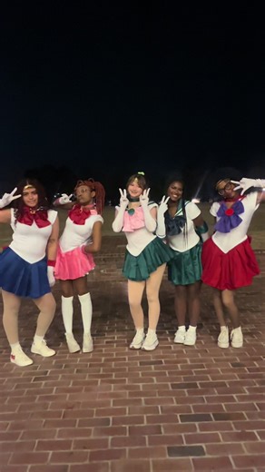 the sailor guardians doing a little dance 💫🩷 #kpop #kpopinpublic #illit #do_the_dance #sailormoon