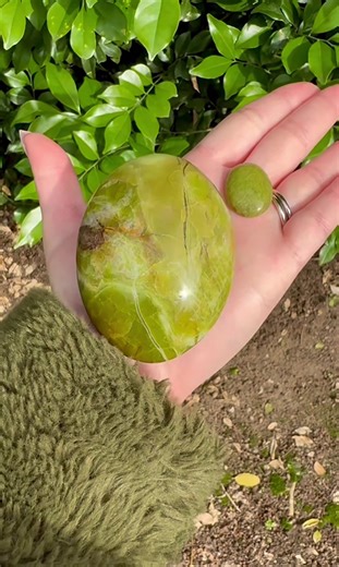 Common Opal: Types and Characteristics Explained