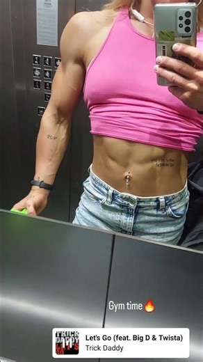 Insane Shredded Biceps! 💥 Female Bodybuilding Motivation