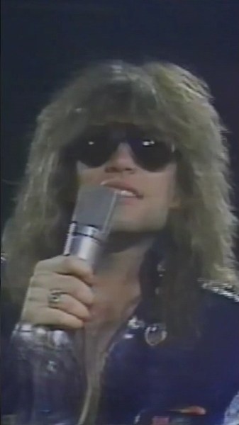 Bon Jovi - Livin’ on a Prayer #80smusic #bonjovi #nostalgia