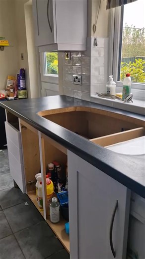 worktop wrap completed in a wood effect vinyl #kitchenwrapping #kitchenwrap #worktopwrap #vinylwrap #vinylwrapping | Kitchen decorations by AJ | Facebook