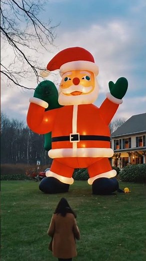 Giant Santa Claus Spotted! 🎅🎄 Christmas Magic Everywhere#christmas