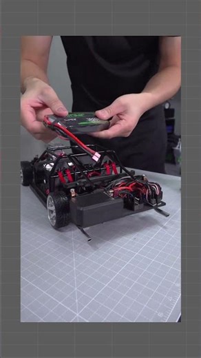 Link in bio to hear this V8 RC Camaro ROAR! 🦁🔥