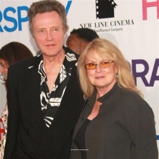 Long before fame took over Hollywood, Christopher Walken met Georgianne Thon in 1963 while touring as dancers in West Side Story—he played Riff, she played his girlfriend, Graziella, and real life quietly followed the script. They married in January 1969 and, more than 57 years later, remain one of cinema’s most enduring couples. Living privately in Connecticut, they’ve chosen a simple life—no children, lots of cats, and a famously low-tech Christopher who avoids phones and computers—proving tha