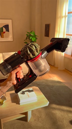 استعدّوا لاستقبال الضيوف مع Dyson V8 Cyclone الجديدة Get guest ready with the new Dyson V8 Cyclone. #DysonV8Cyclone #dysonvacuum #dyson