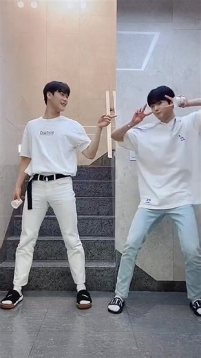 Synchronized Dance Routine by ASTRO Performers