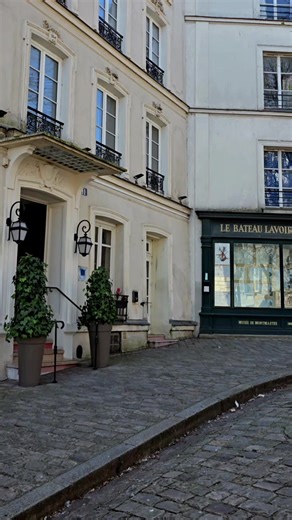 Le Bateau-Lavoir, Montmartre At the time, I didn’t realise the significance of this building. It was only later — watching Emily in Paris, in its most recent season — that the name surfaced: Bateau-Lavoir. A quiet, almost unassuming address in Montmartre, revealed on screen as part of the Belle Époque legacy of Paris. Long before Paris became a backdrop for fantasy and fashion, this wooden, weathered building housed artists who lived with very little — no proper heating, unreliable water, and sc