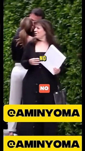 JENNIFER LÓPEZ KISSING BEN AFFLECK #hollywood #jenniferlopez #benaffleck