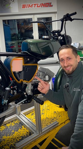 AKF Fahrzeugteile GmbH on Instagram: "AKF Produktwelt präsentiert: Unsere Adapterplatte für den TwinAir Tuningluftfilter. 🔥 Jetzt im Shop auschecken: -> Produktnummer 10082777 #akfshop #simson #simsontuning #twinair #tuning"