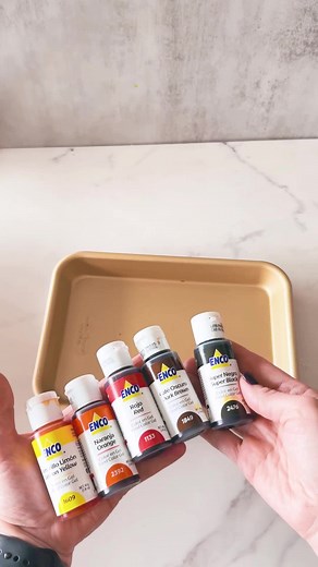 This Thanksgiving, we’re all about creating easy-peasy color combinations using our Color Mixing Guide! 🎨 With just 9 basic Food Coloring Gels, you’ll be whipping up the most vibrant shades of the season in no time 🍁