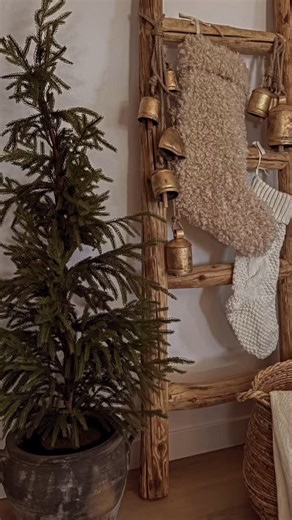 5 comments | Simple contemporary style #christmas #decor  | CATCH HOME GOODS | Facebook