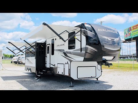Three bedroom! Two Full Bath Luxury Bunkhouse Fifth Wheel - 2021 Keystone Avalanche 390DS