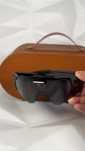 I didn't realize how great it really is until I actually tried it. It's 10 times cheaper than that expensive Meta one.