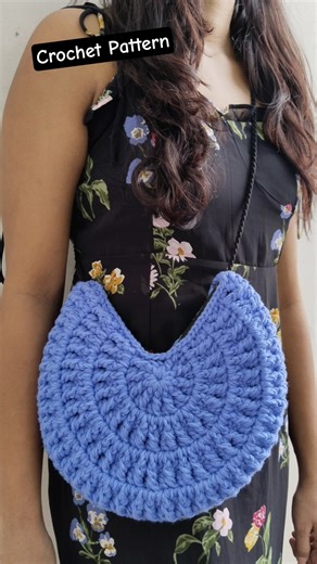 Crochet Half Moon Bag Pattern - Available on my website and the link is in the bio