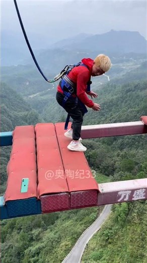 A terrifying instant where I worried about the cord’s safety+:Asmr Bungee Jumping